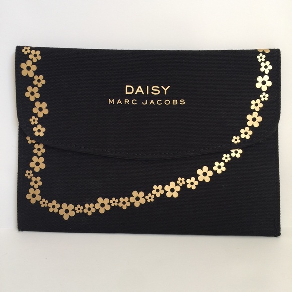 Marc Jacobs Daisy Pouch 2024 www.alhudapk